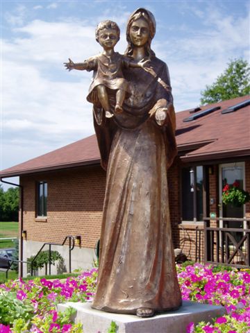 Hand Carved in Linden Wood Bronze Our Lady with Child Jesus Statue for Outdoors | Made in Italy