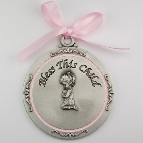 GIRL CRIB MEDAL/CARDED